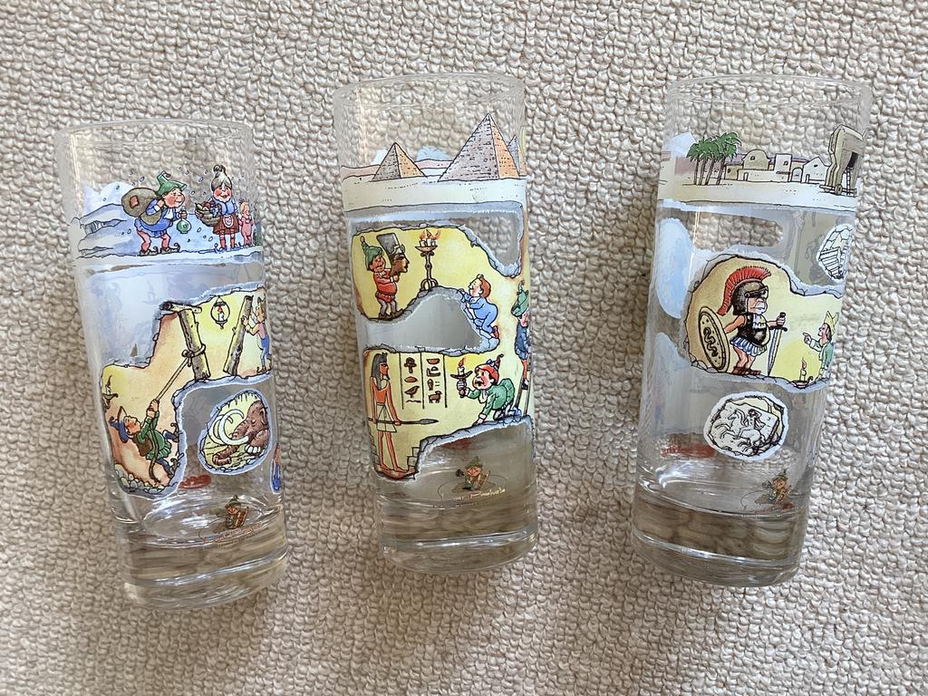 Efteling Laaf //  loopgraaf glas // hoog 15.5 cm / per stuk, Verzamelen, Ophalen of Verzenden, Zo goed als nieuw, Beeldje of Poppetje