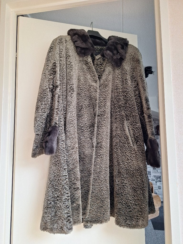 Bontjas, Ophalen, Couture Helene (Paris), Maat 42/44 (L), Zo goed als nieuw