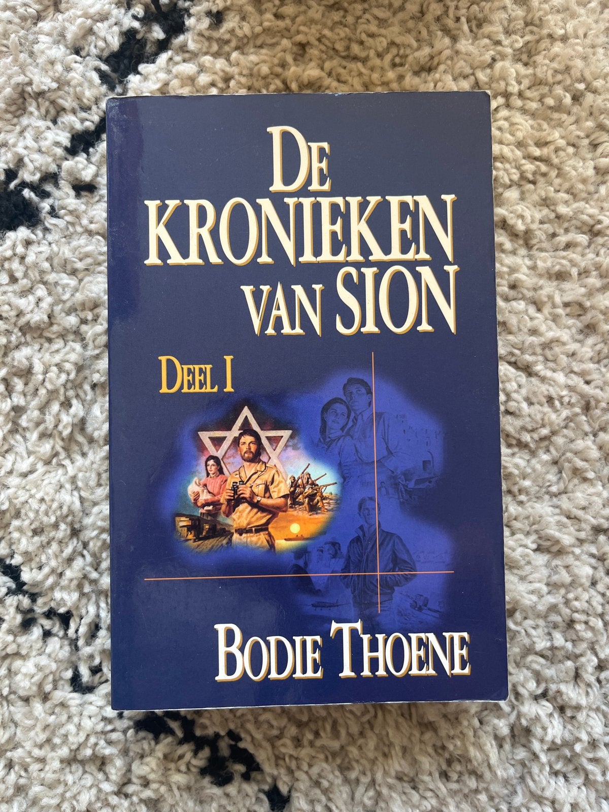 De Kronieken van Sion - Deel I door Bodie Thoene, Ophalen of Verzenden, Gelezen, Nederland