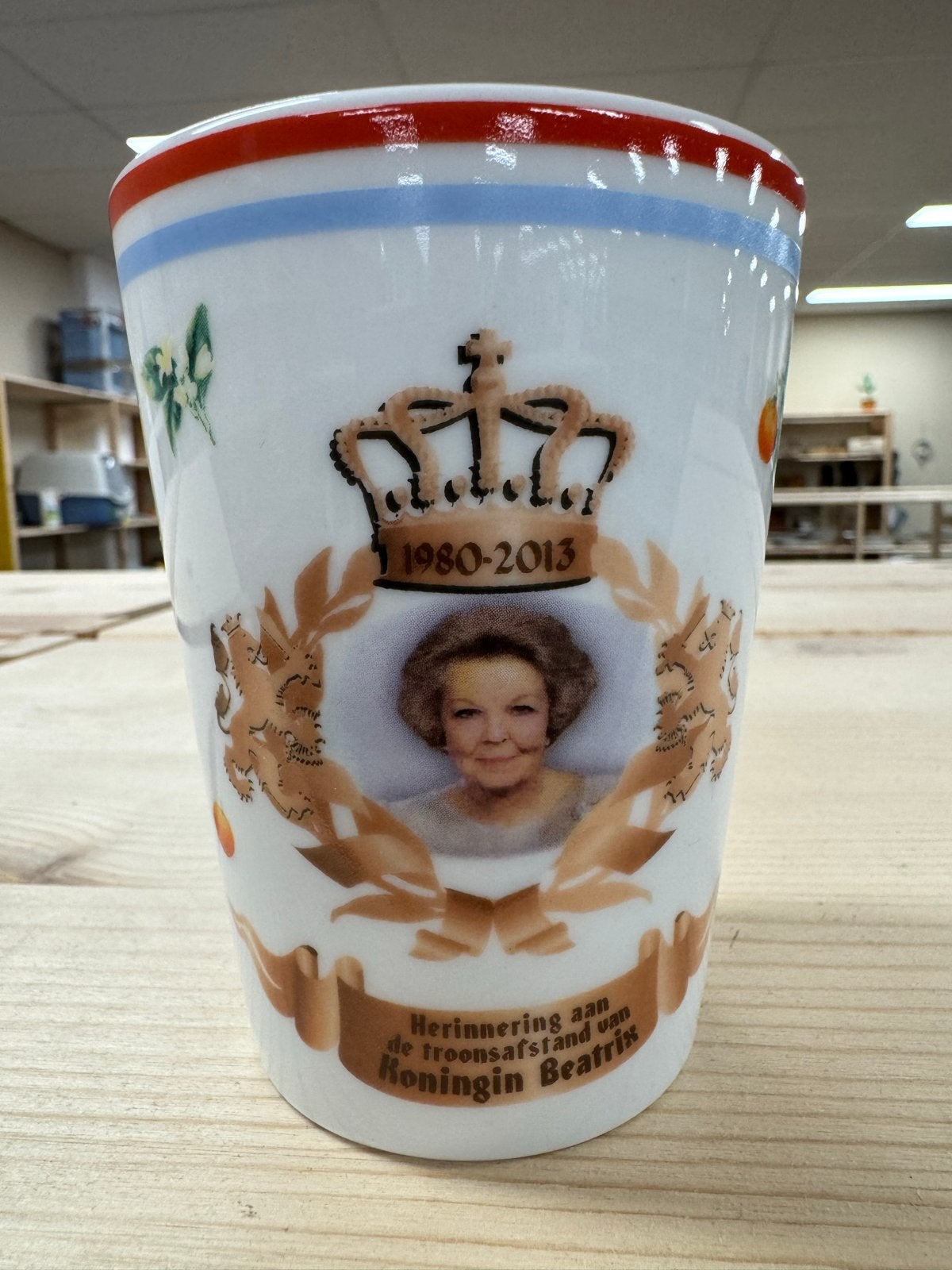 Herinneringsbeker Koningin Beatrix Troonsafstand 2013, Ophalen of Verzenden, Zo goed als nieuw