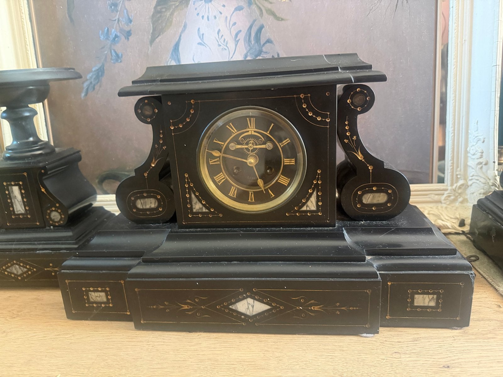 Antieke pendule met kandelaars - Zwart marmer, Antiek en Kunst, Ophalen