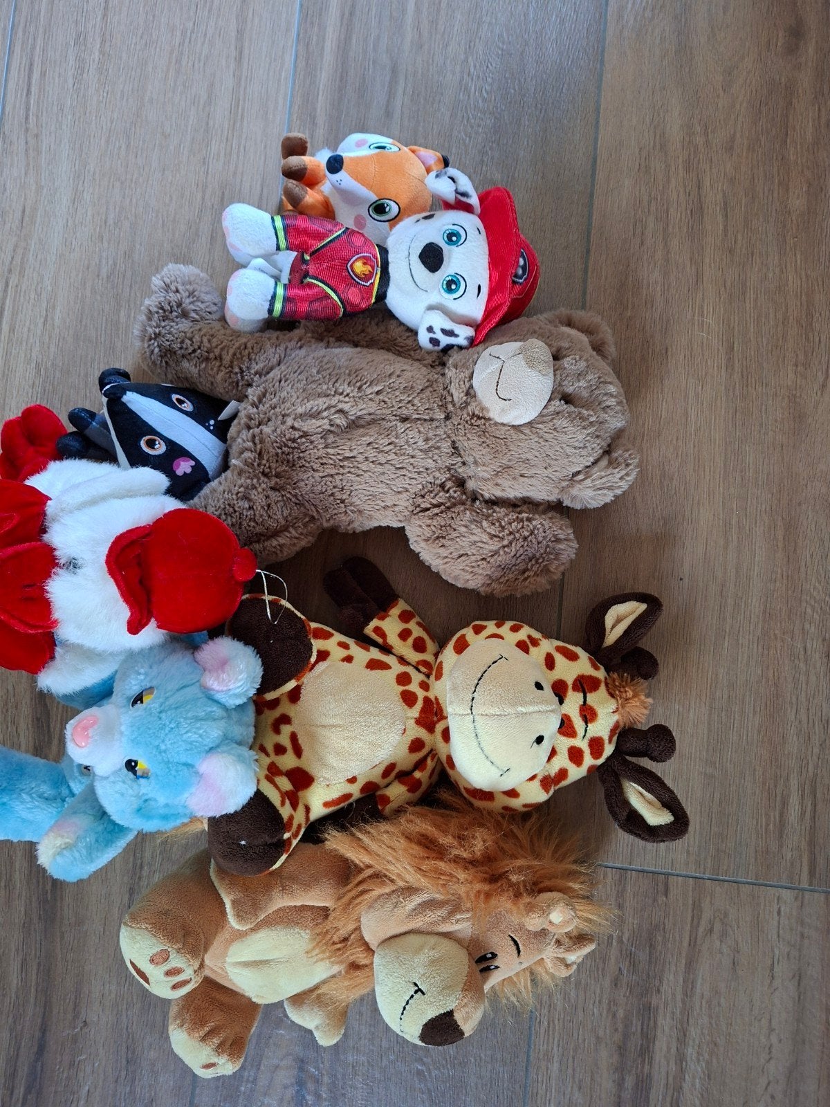 Diverse knuffels: Paw Patrol, beer, leeuw, giraf en meer, Gebruikt, Overige merken, Beer, Ophalen of Verzenden