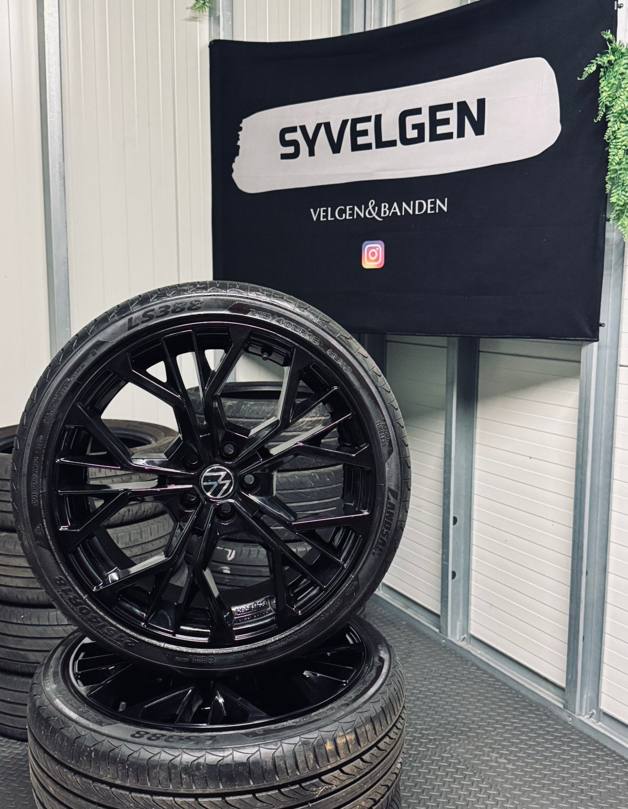 18" 5x100 VW Polo Audi A1 Velgen - Zomerbanden 215/40/R18, Auto-onderdelen, Ophalen, 18 inch, Banden en Velgen, Personenwagen
