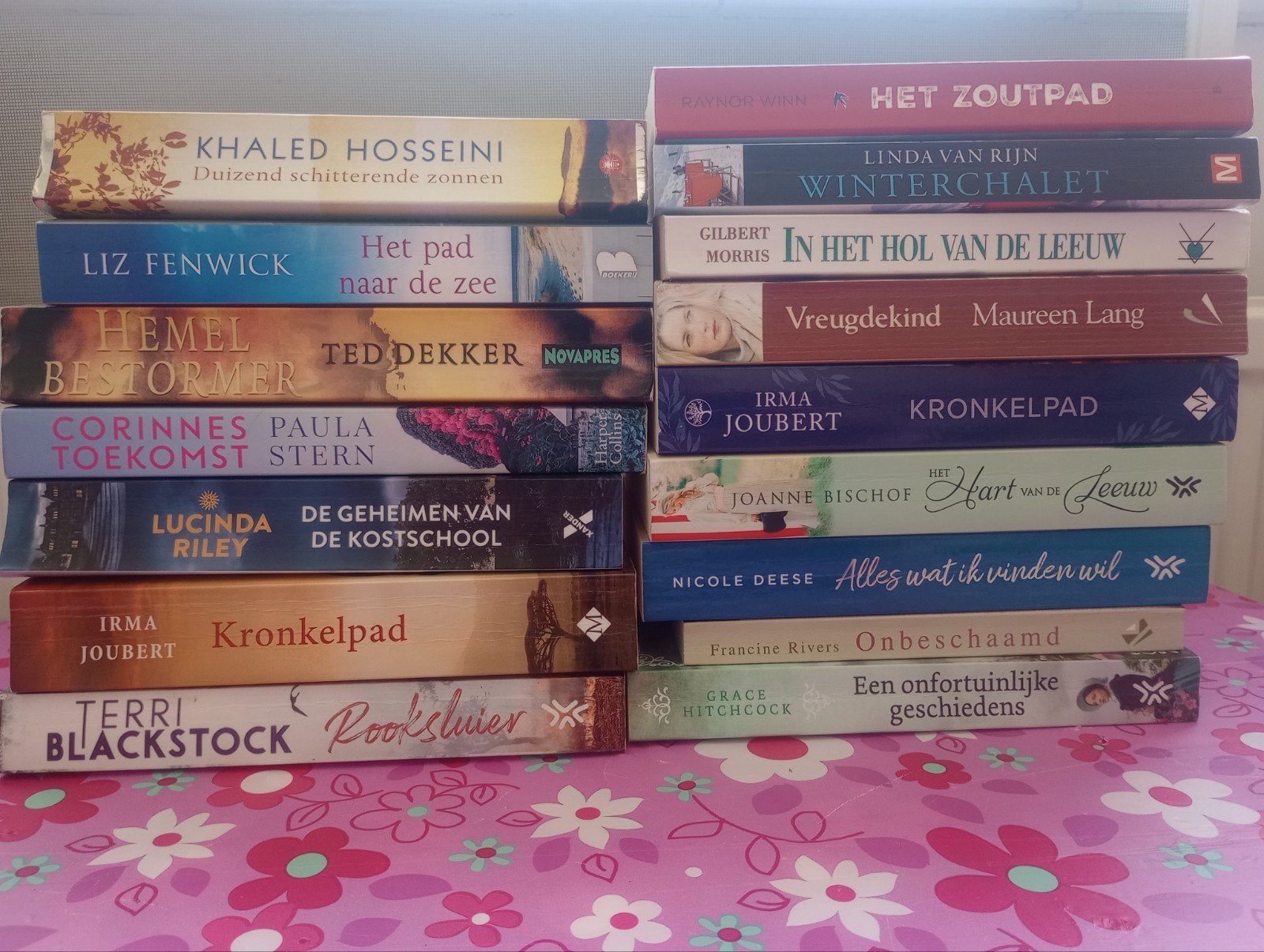 17 mooie romans en nog gratis boeken zelf kiezen uit dozen., Ophalen of Verzenden
