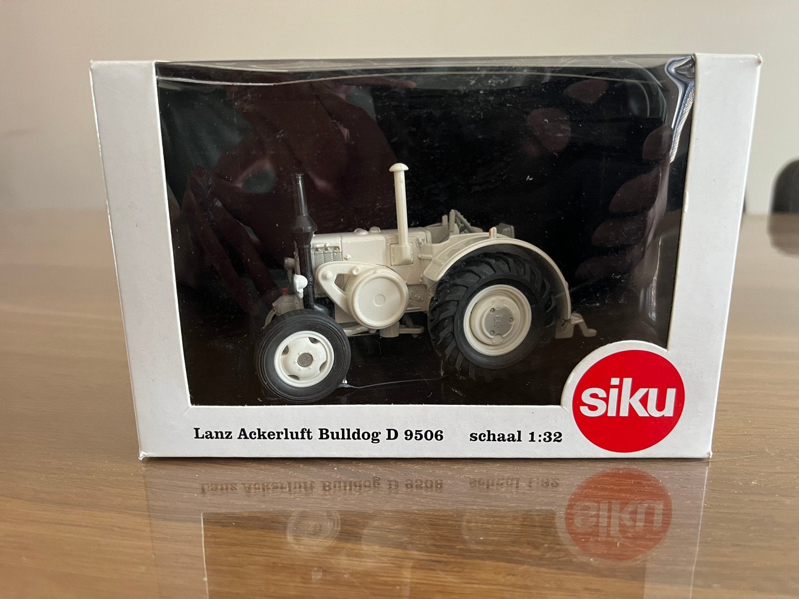 Lanz Ackerluft Bulldog D 9506 tractor HMT 2008 Wit  Siku, Ophalen of Verzenden, Nieuw, Tractor of Landbouw, SIKU
