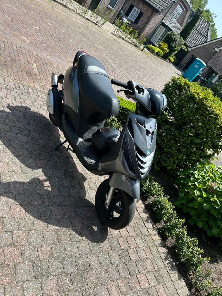 Zip 70cc brom tekoop/ruil typhoon blok, Ophalen, Tweetakt, Gebruikt, Maximaal 45 km/u