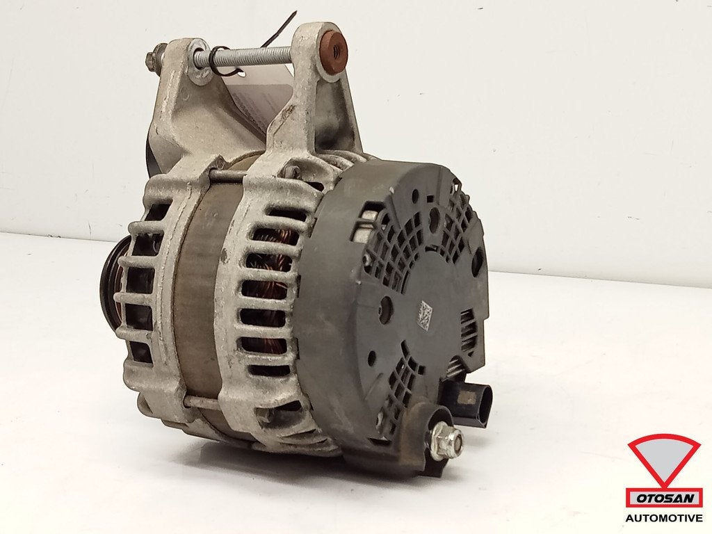 Mercedes C Klasse W204 Dynamo 150A A0009062003, Gebruikt, Mercedes-Benz AG, Mercedes-Benz, Ophalen of Verzenden