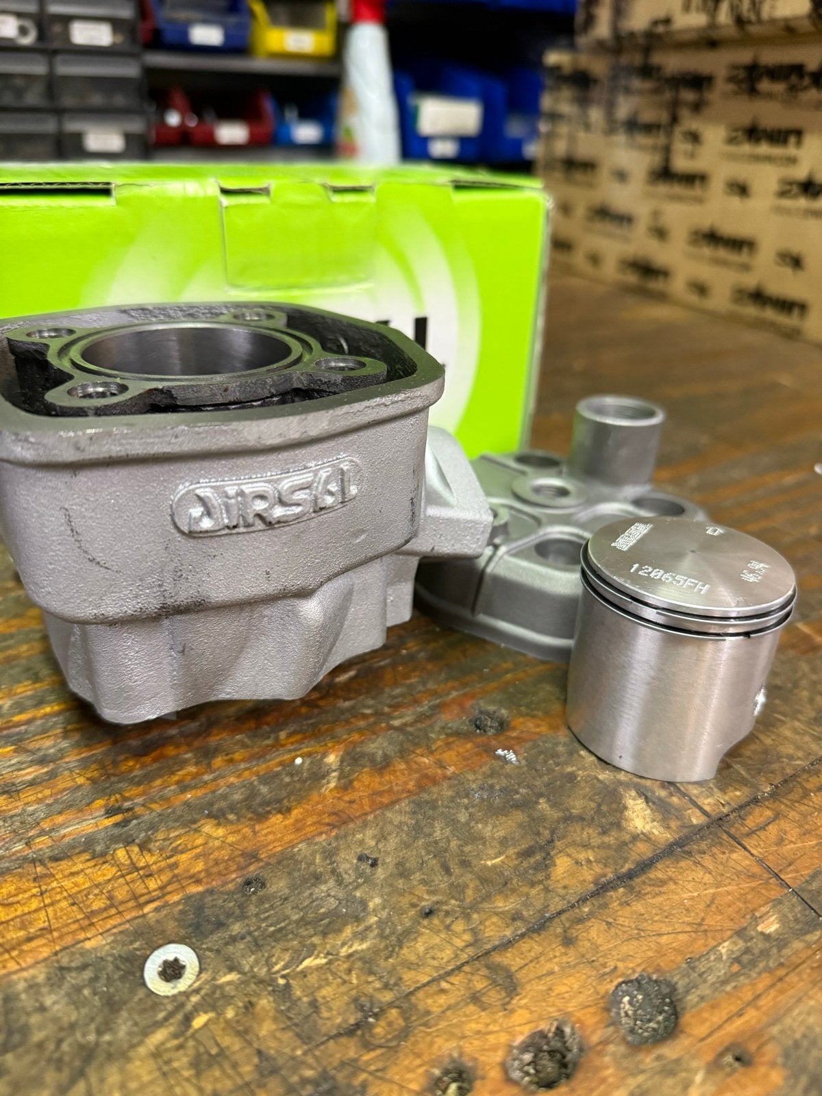 Nieuwe Airsal 70cc Iron Cilinder voor Derbi NT Euro3, Derbi, Derbi, Nieuw, Ophalen of Verzenden