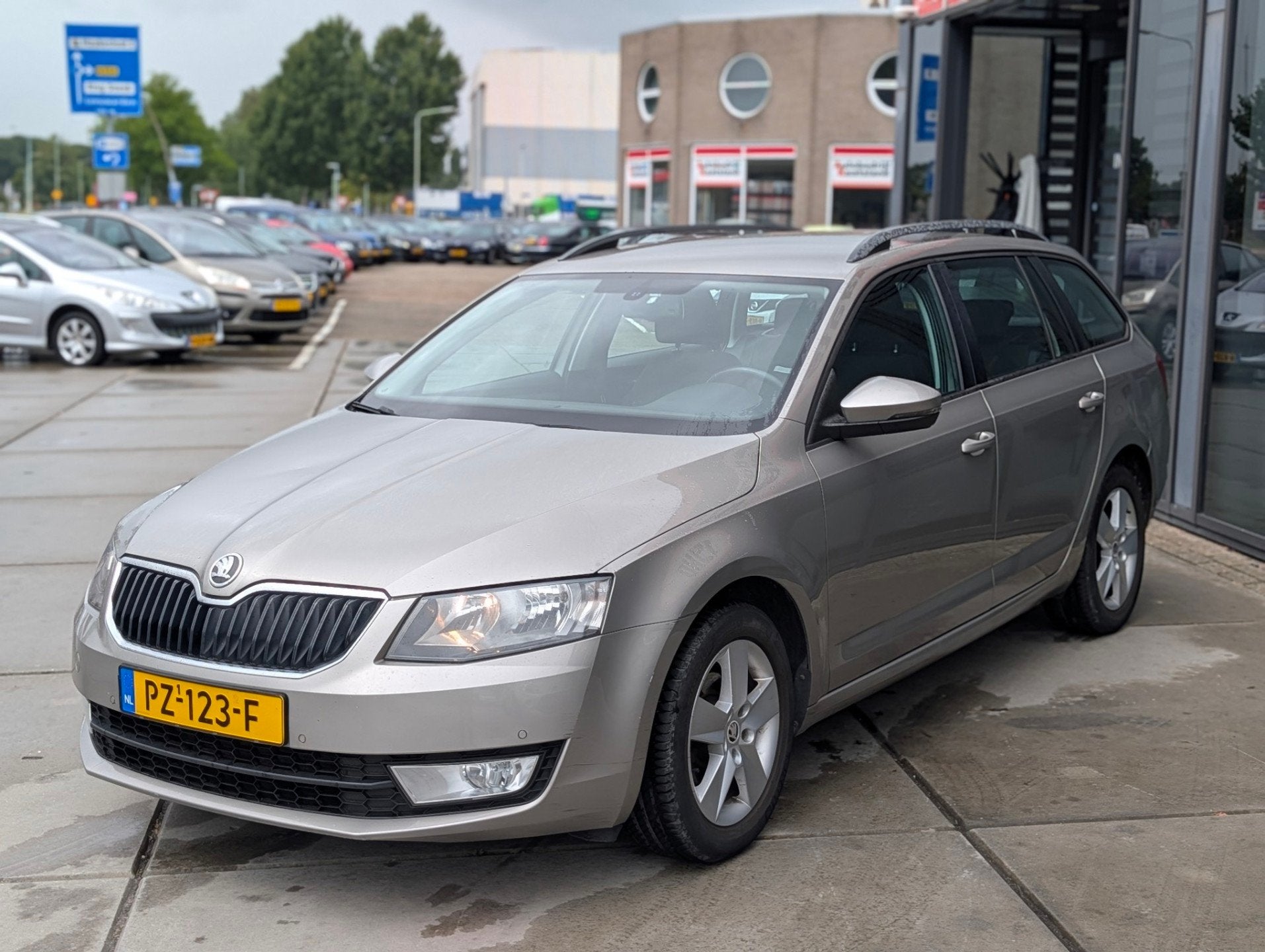 Skoda Octavia Combi 1.6 TDI Greentech Elegance - Clima - Cru, Auto's, Skoda, Voorwielaandrijving, Euro 5, Stof, Gebruikt