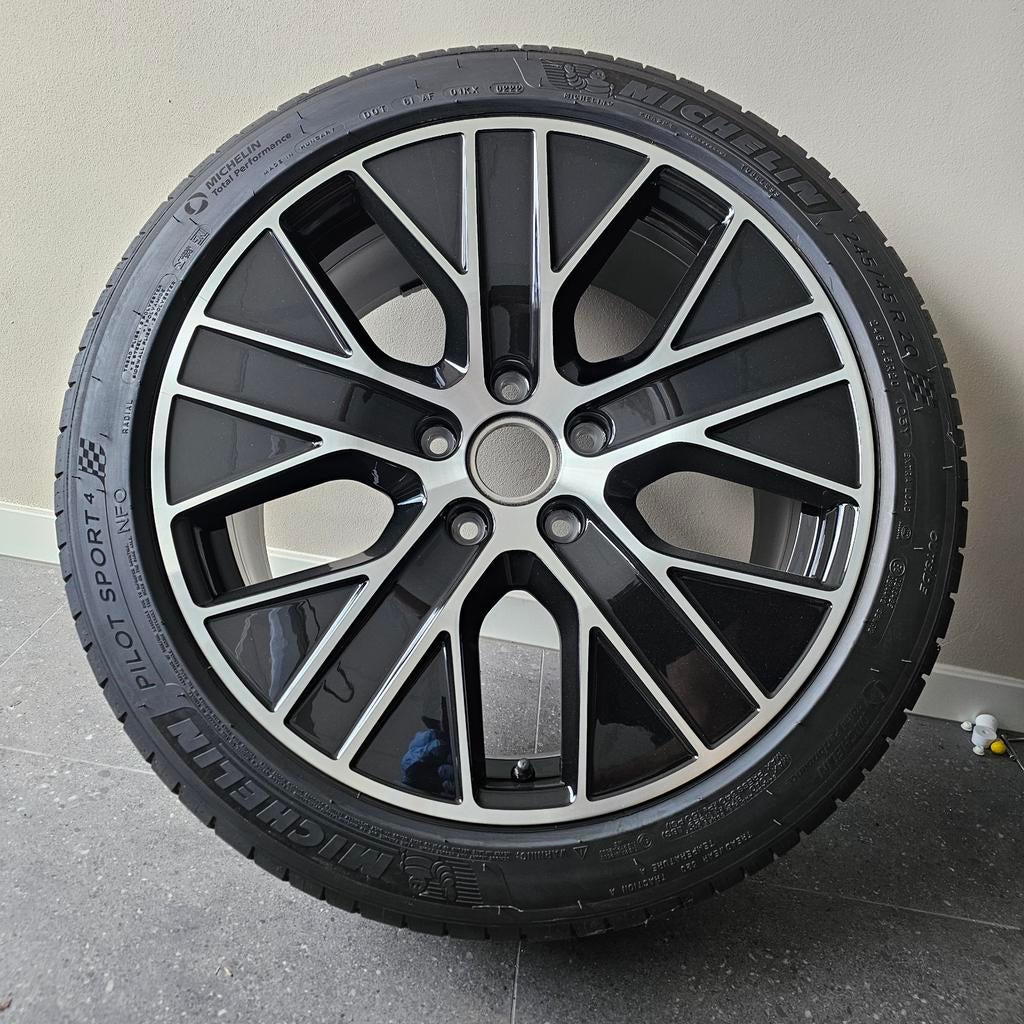 PORSCHE TAYCAN VOOR VELG, Auto-onderdelen, Banden en Velgen, 245 mm, Velg(en), Nieuw, Ophalen of Verzenden