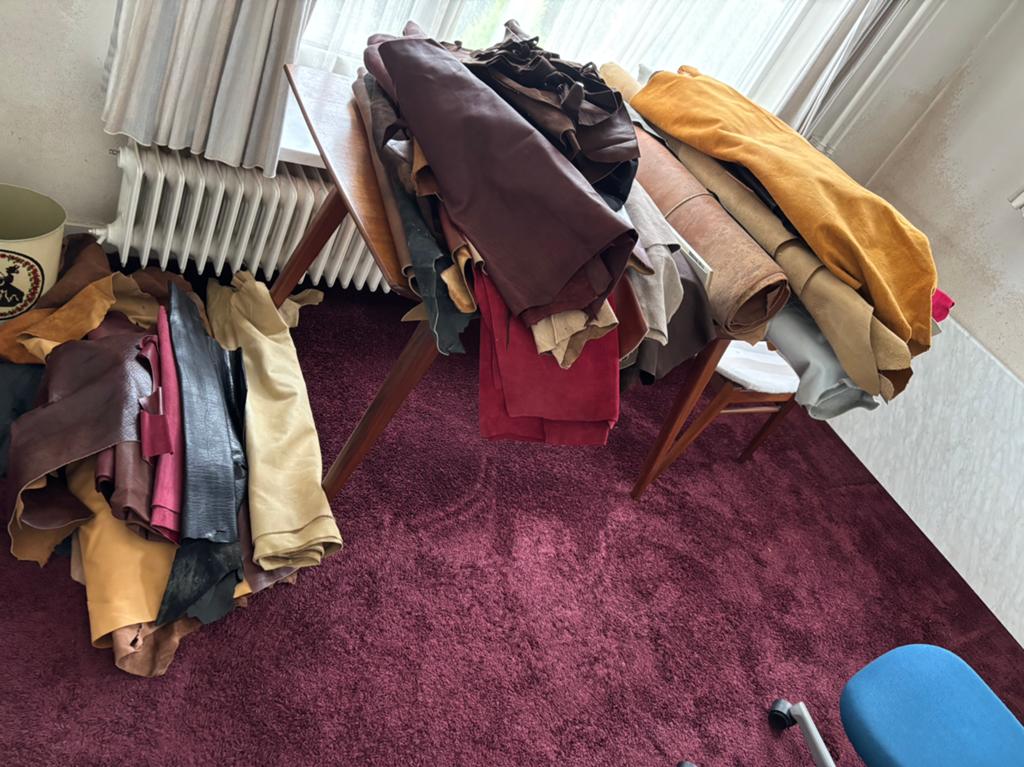 Leer. Lederen huiden., Overige kleuren, Leer of Kunstleer, Ophalen of Verzenden, Zo goed als nieuw