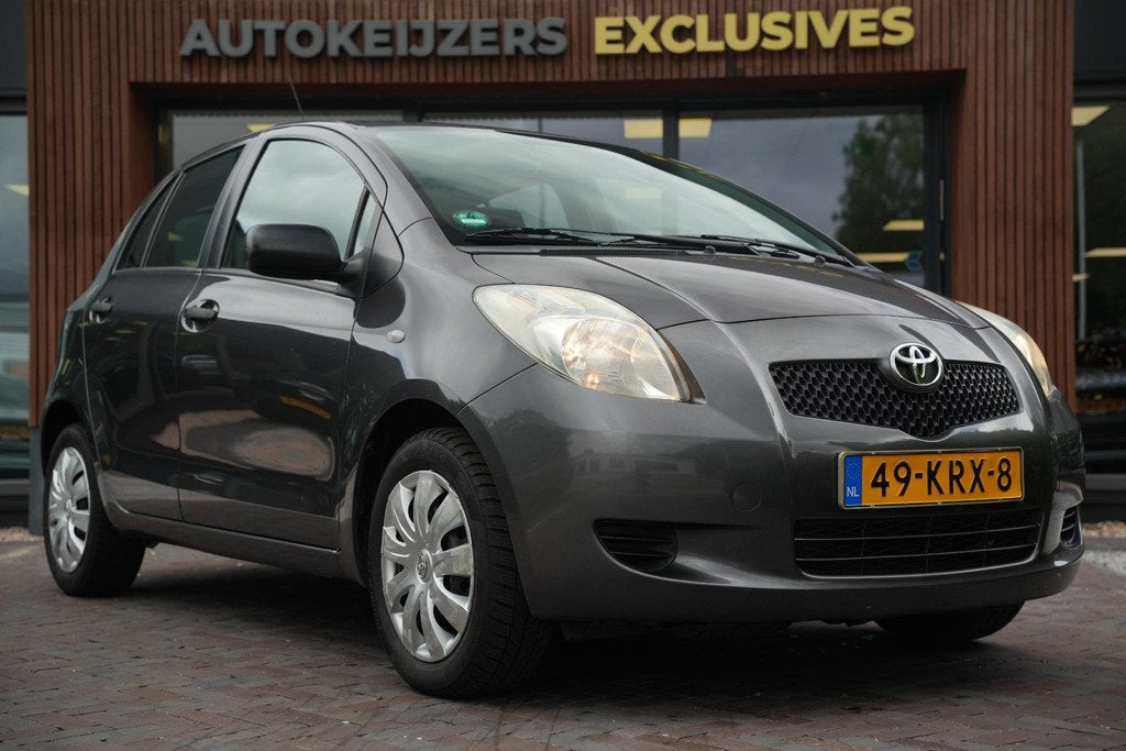 Toyota Yaris 1.3 VVTi Sol Airco Radio, Auto's, Toyota, Stof, 4 cilinders, Bedrijf, 985 kg