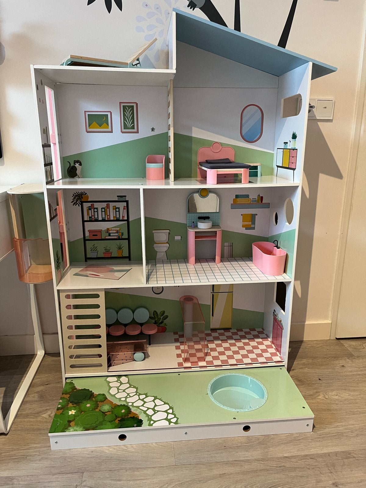 Groot Barbiehuis / poppenhuis met Meubels en Zwembad, Kinderen en Baby's, Speelgoed | Poppenhuizen, Ophalen, Gebruikt, Poppenhuis