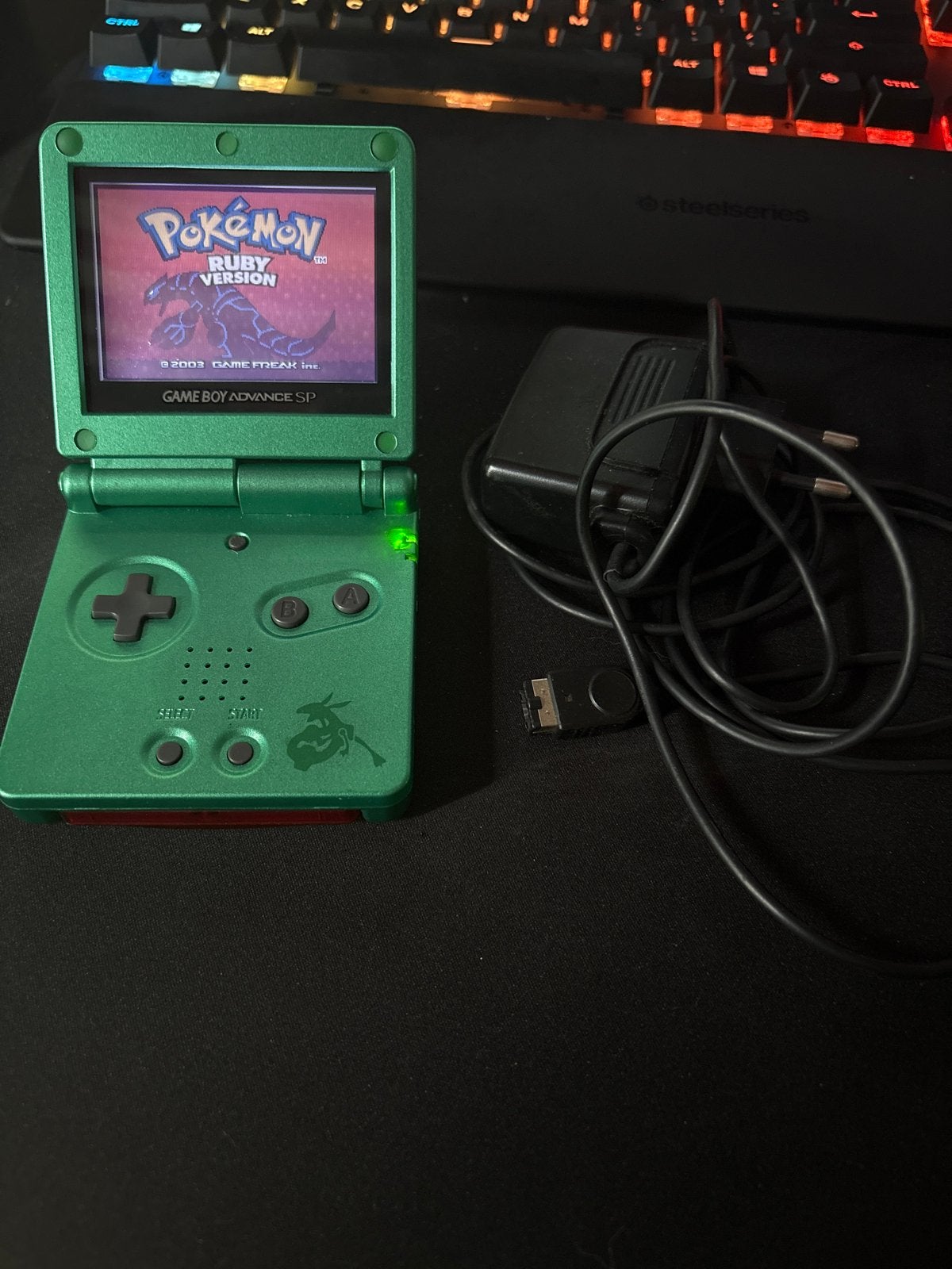 Game Boy Advance SP met Pokémon Ruby en oplader, Verzenden, 1 speler, Zo goed als nieuw, Role Playing Game (Rpg)