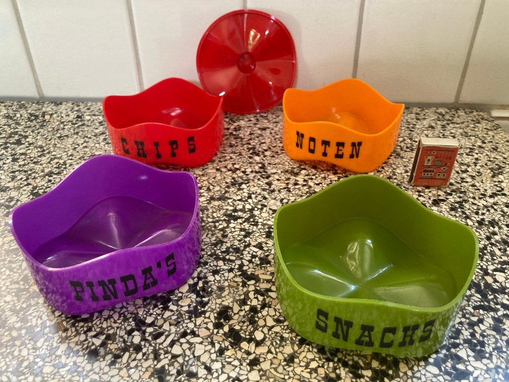 4 seventies golvende opstapelbare kleurige snackschaaltjes, Kunststof, Overige merken, Vintage, Ophalen of Verzenden