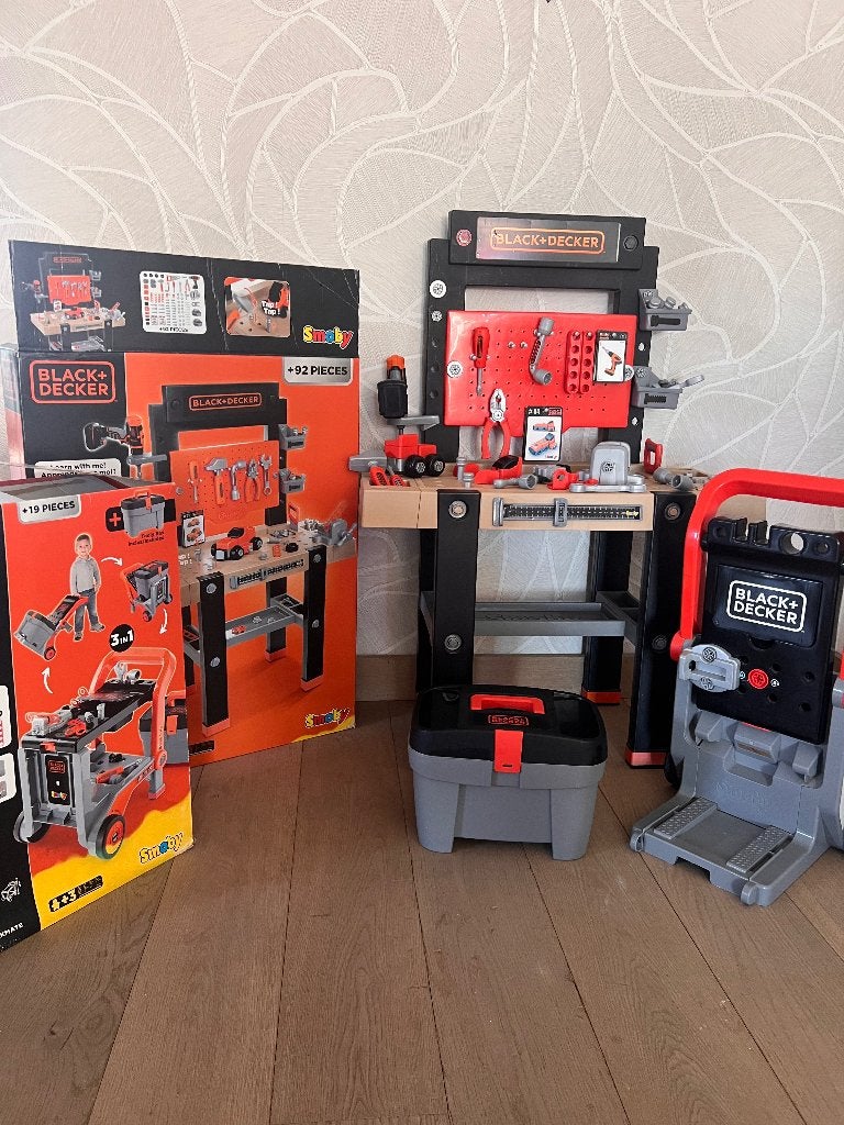 Smoby Black & Decker werkbank en gereedschapskist, Kinderen en Baby's, Speelgoed | Speeltafels, Ophalen of Verzenden, Zo goed als nieuw