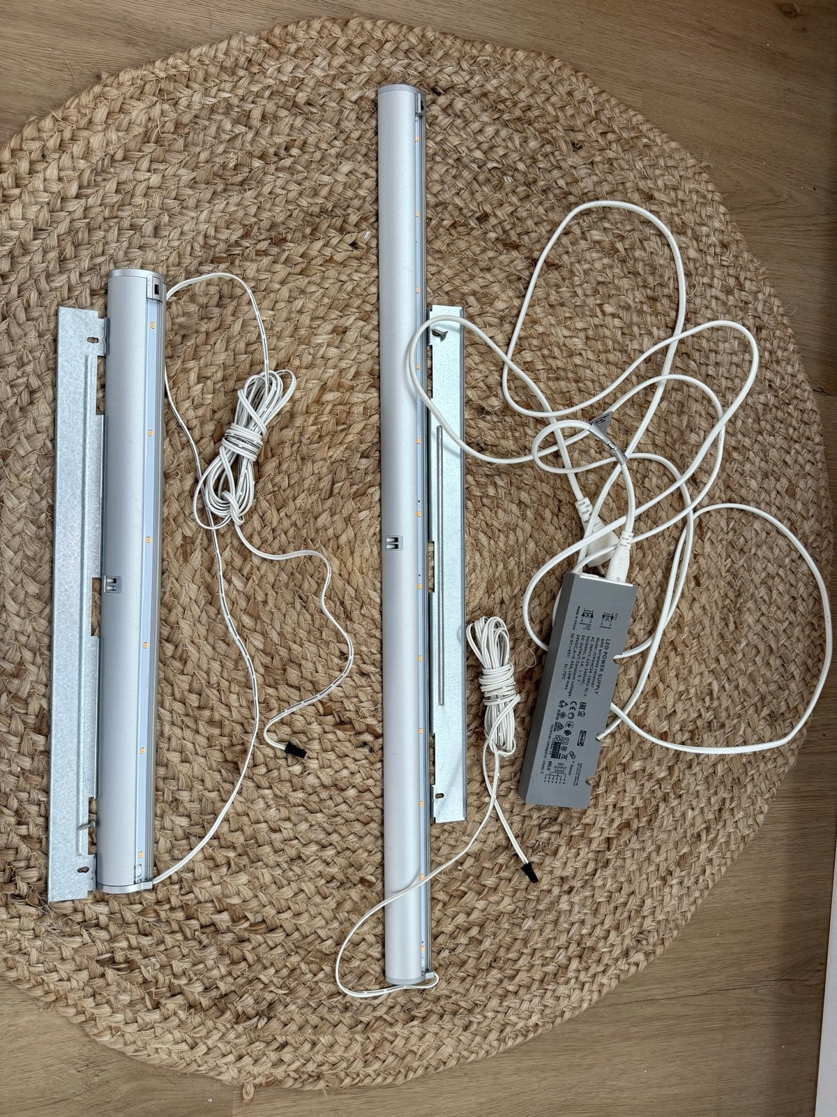 IKEA Norrfly Kastverlichting - 2 stuks, Metaal, Met sensor, Zo goed als nieuw, Zilver