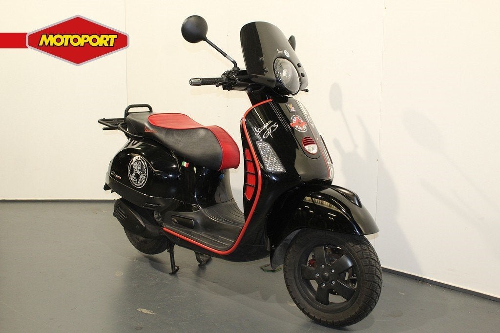 Vespa GTS 250 (bj 2007), Motoren, Scooter, Minervum 7272
4801 EB  Breda, NL, Bedrijf, Piaggio Vespa B.V.