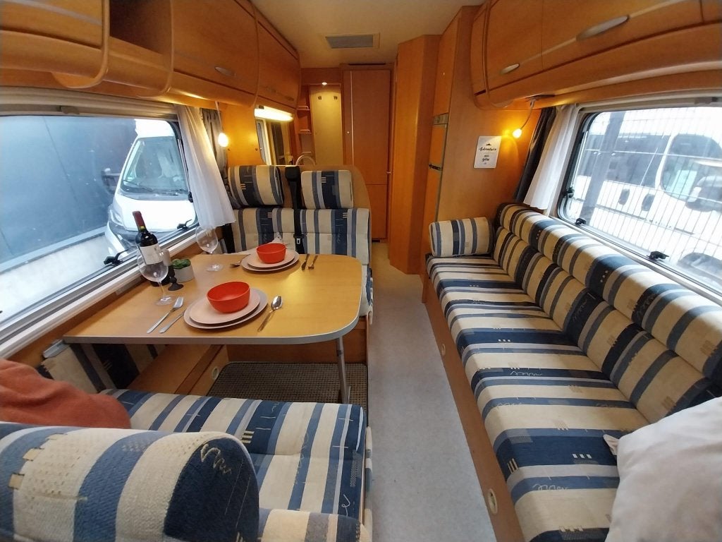 Ruime Hymer Hymermobil 544 B met trekhaak en XXL koelkast, Caravans en Kamperen, Campers, Ringverwarming, Treinzit, Bedrijf, Hymer