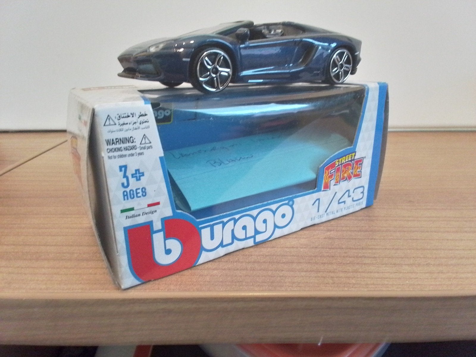 Burago.  LAMBORGHINI AVENTADOR.  blauw metalic., Ophalen of Verzenden, Zo goed als nieuw, Auto, Overige merken