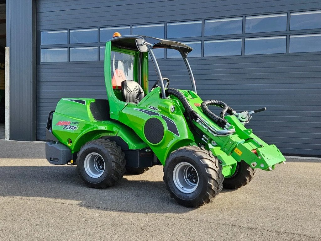 Avant 735i Rental mini-shovel (bj 2025), Wiellader of Shovel