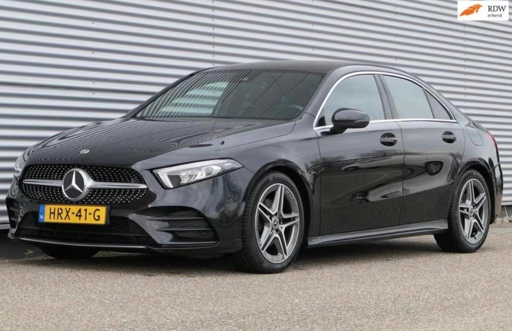 Mercedes-Benz A-Klasse A 180 136pk 7G-DCT 2020 Zwart, Auto's, Mercedes-Benz, 136 pk, 4 cilinders, Zwart, Navigatiesysteem