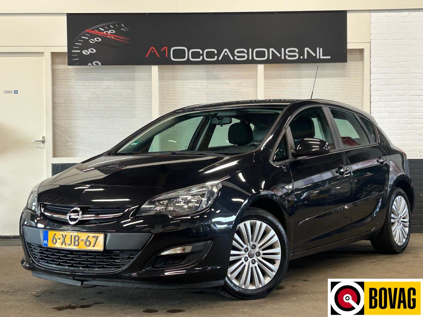 Opel Astra 1.4 Turbo Berlin (bj 2013), Auto's, Voorwielaandrijving, Euro 5, 680 kg, 4 cilinders