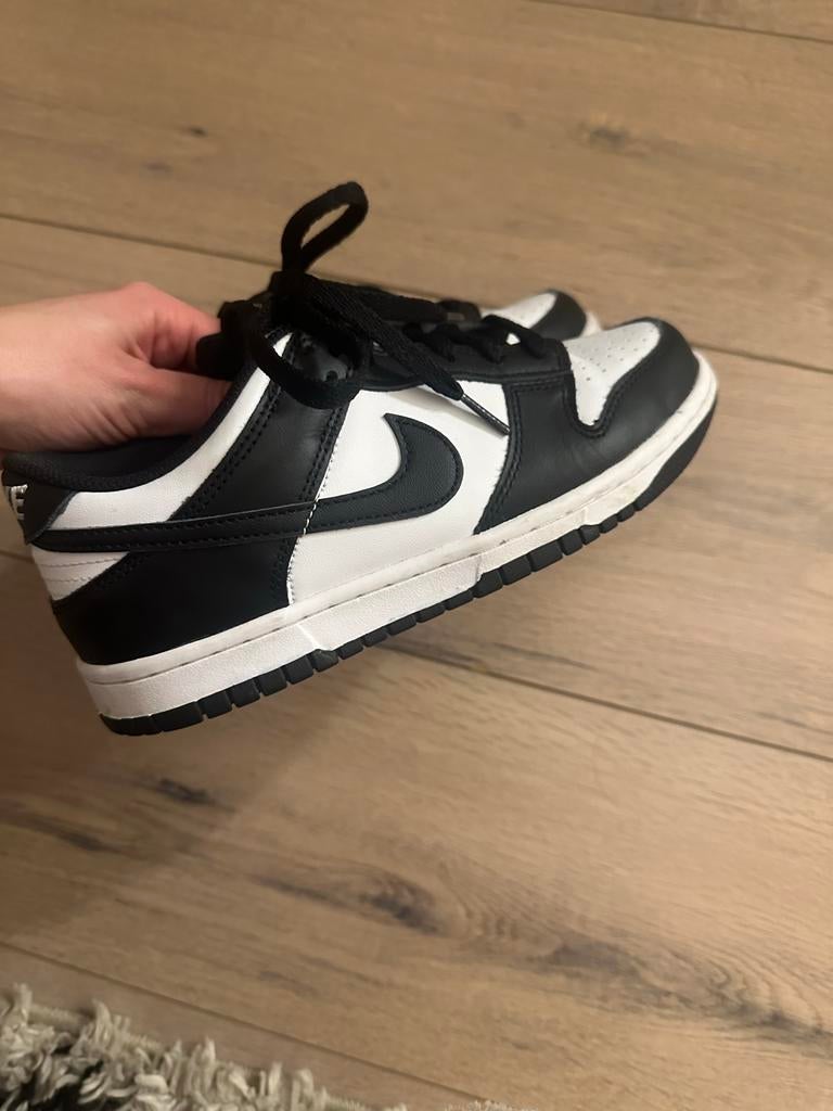 Nike Dunk Panda maat 37,5, Kleding | Dames, Schoenen, Ophalen of Verzenden, Zo goed als nieuw, Zwart, Sneakers of Gympen