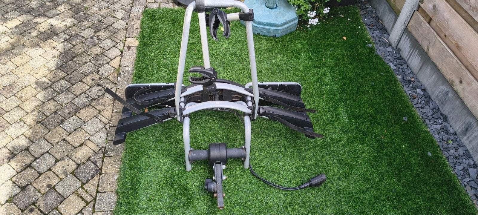Thule kantelbare fietsendrager met easy click systeem, Auto diversen, Ophalen, 2 fietsen, Gebruikt, Trekhaakdrager