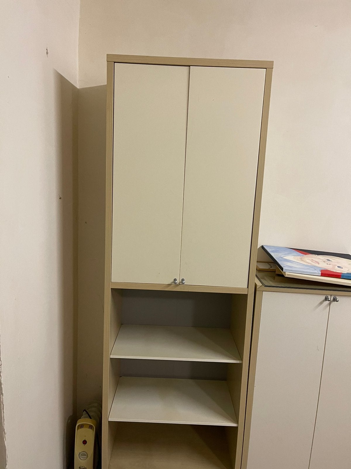 Ikea wandkast gratis, Huis en Inrichting, Ophalen, Zo goed als nieuw, Minder dan 150 cm, Minder dan 100 cm