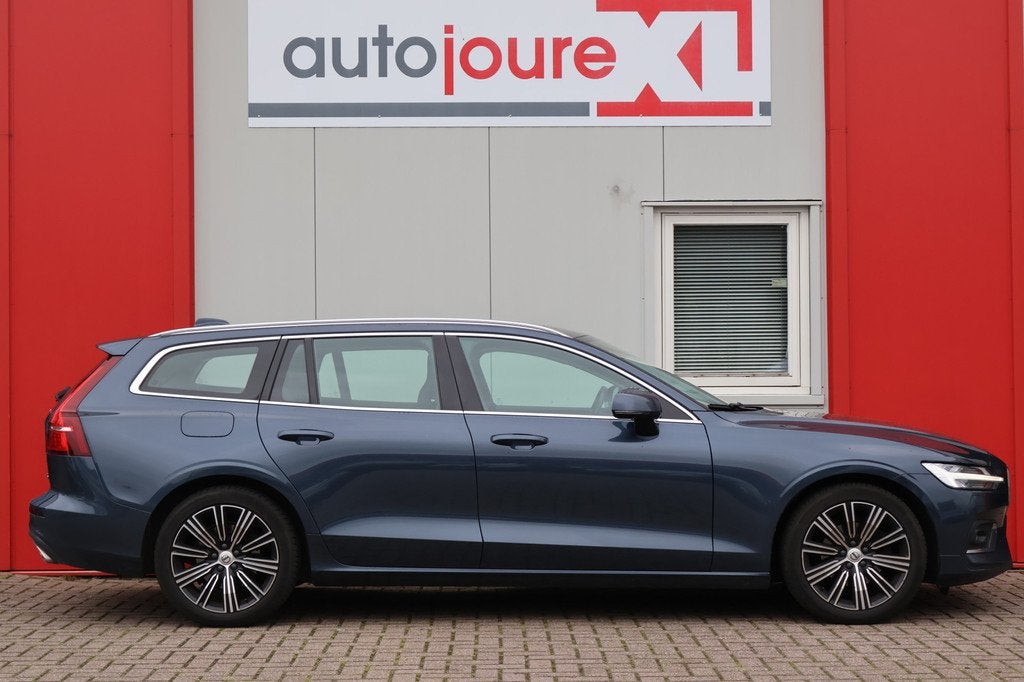 Volvo V60 2.0 D3 Inscription (bj 2021, automaat), Auto's, Volvo, 4 cilinders, Blauw, Leder, Diesel