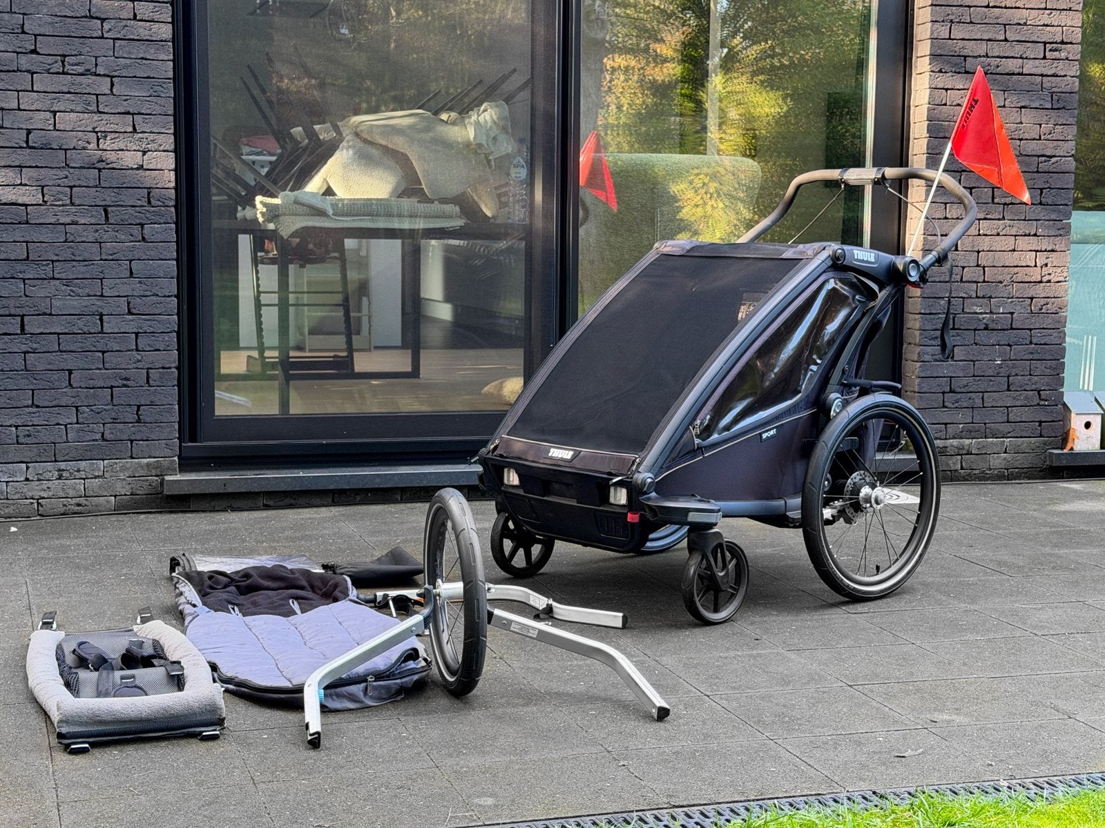 Thule Chariot Sport 2 – Nieuwstaat – Topmodel met handrem, Ophalen, Zo goed als nieuw, Kinderkar, Vering