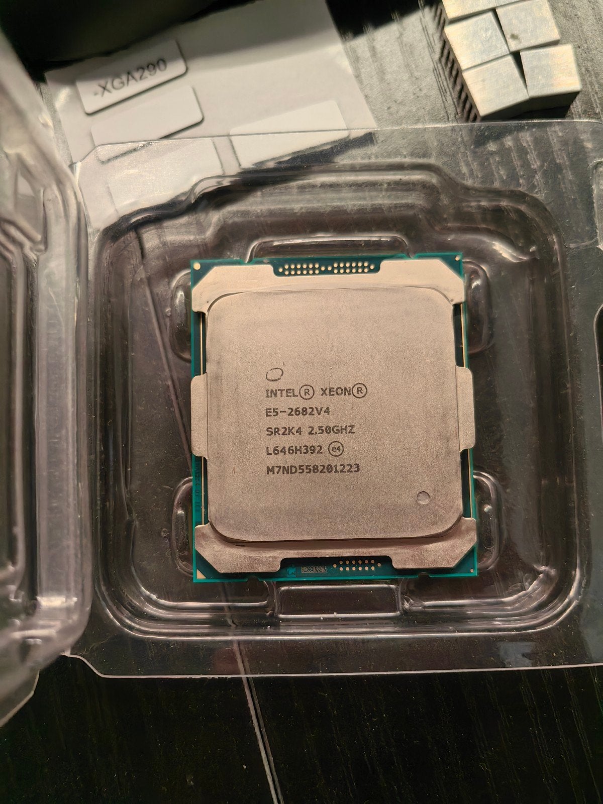 Intel Xeon E5-2682V4, Computers en Software, Processors, Intel Xeon, Zo goed als nieuw, 16-core, LGA 2011-v3