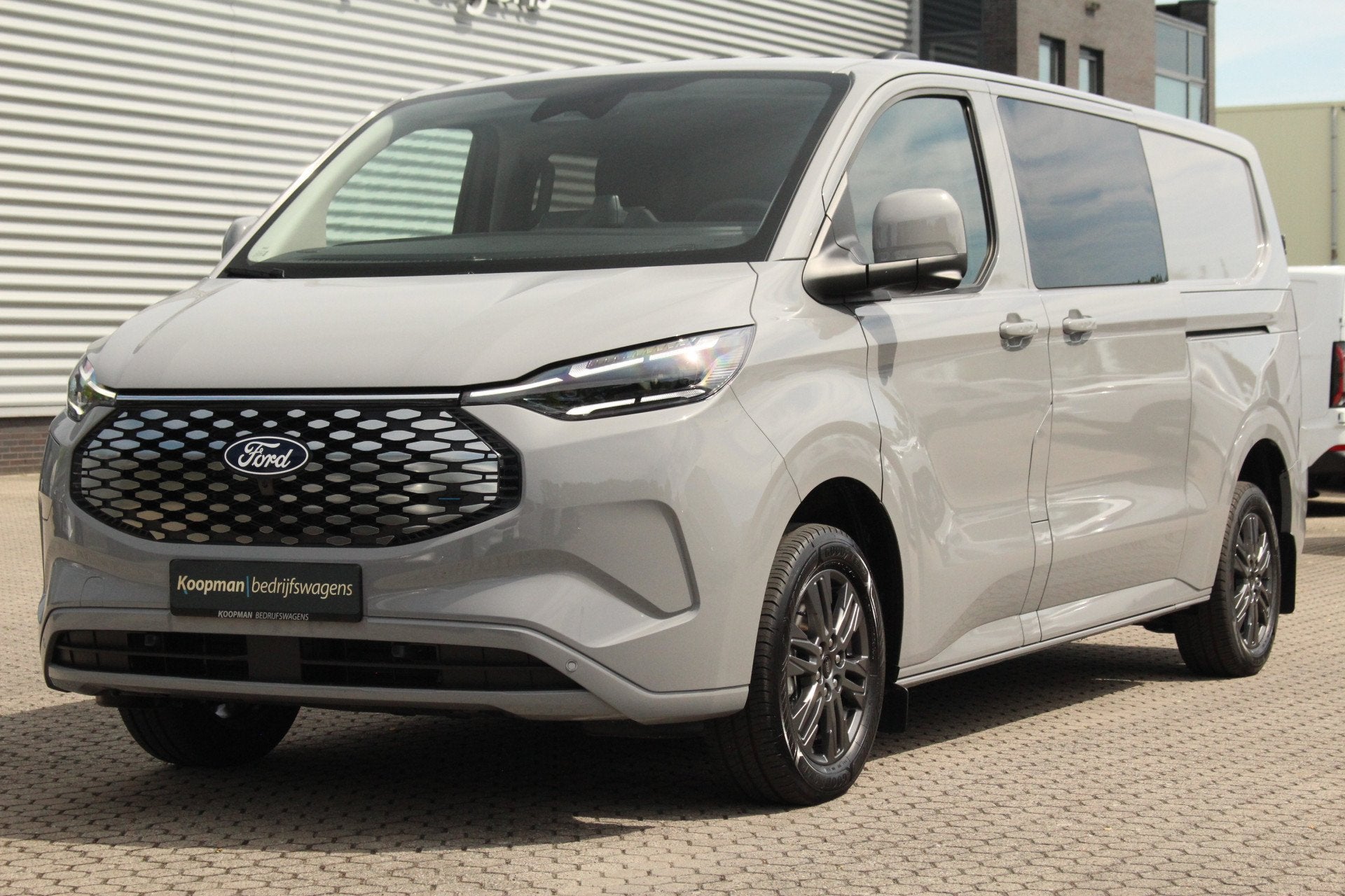Ford E-Transit Custom 320 L2H1 Limited DC | 71 kWh | 160kW/2, Auto's, Automaat, Achterwielaandrijving, Electronic Stability Program (ESP)