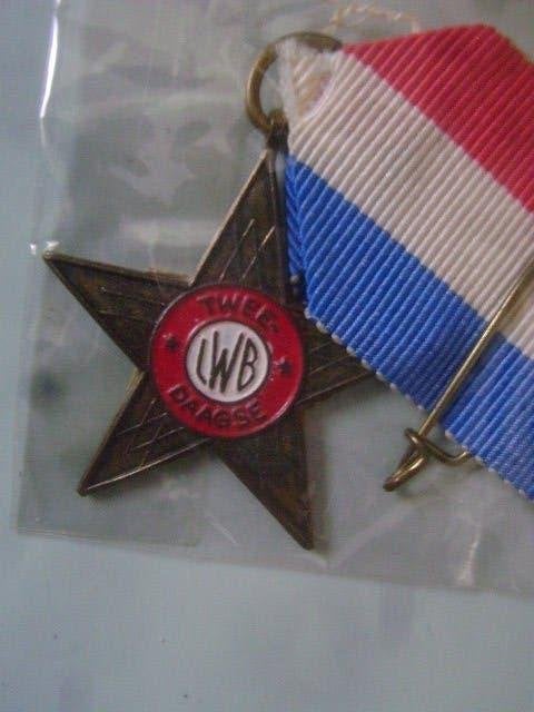 LWB 2 daagse  wandel medaille, Postzegels en Munten, Penningen en Medailles, Ophalen of Verzenden, Overige materialen