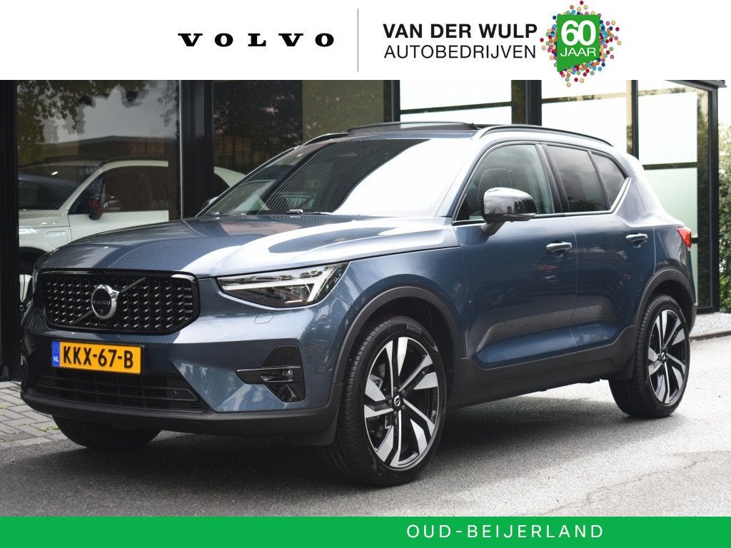 Volvo XC40 B4 197pk Plus Dark | Lighting | schuifdak | Trekh, Automaat, 1588 kg, Gebruikt, 4 cilinders