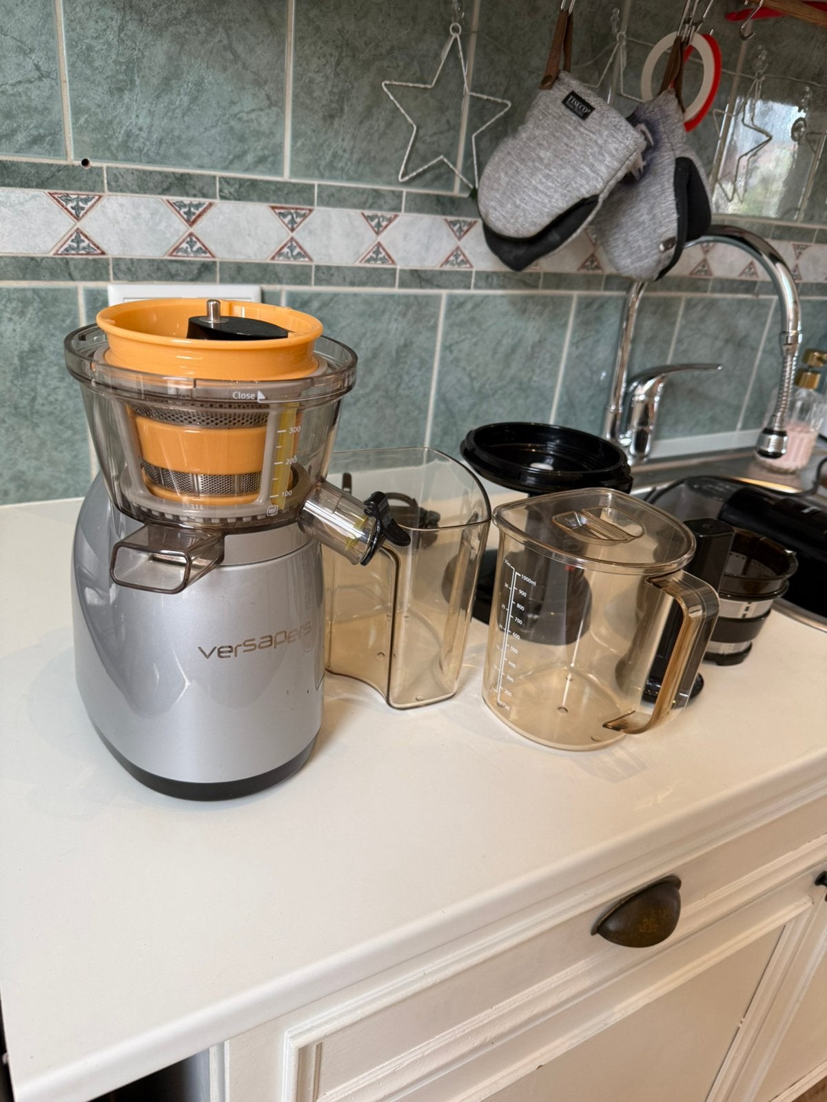 Versapers slowjuicer – slechts 1 keer gebruikt – compleet, Ophalen, Zo goed als nieuw, Slowjuicer