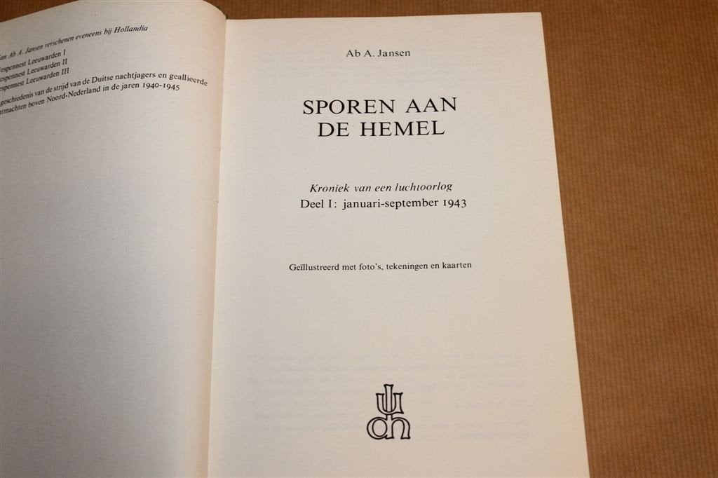 Sporen aan de Hemel — Luchtoorlog Boven NL — 1943, Boeken, Verzenden, Tweede Wereldoorlog, Gelezen, Overige onderwerpen