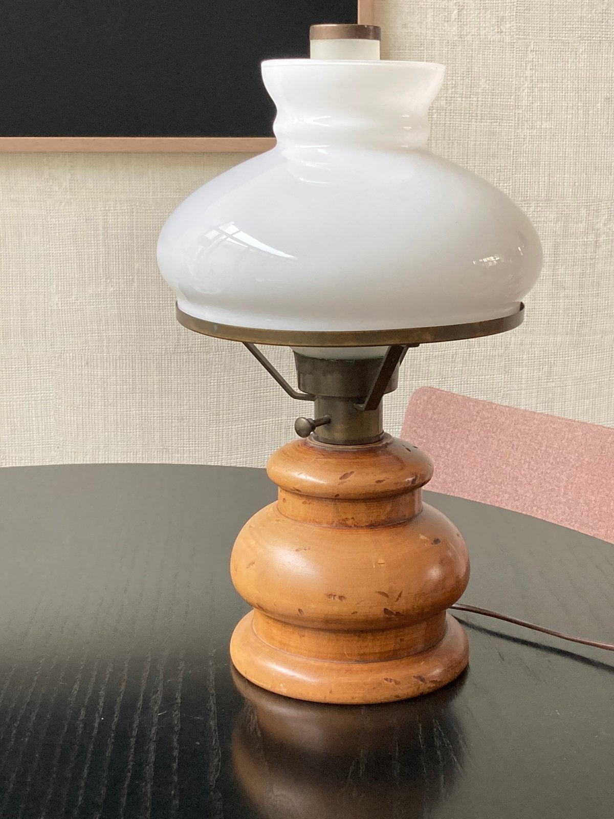 Houten antieke tafellamp met opaline kap, Antiek en Kunst, Antiek | Lampen, Ophalen