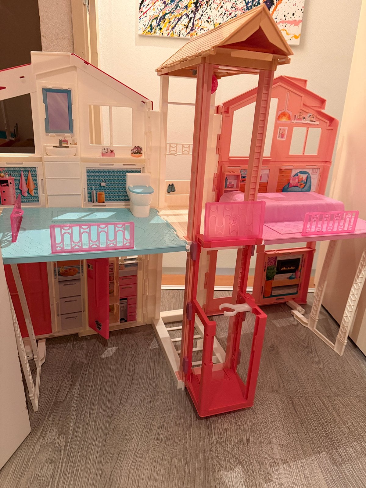 Barbiepoppen met accessoires, Kinderen en Baby's, Speelgoed | Poppenhuizen, Ophalen, Zo goed als nieuw, Poppenhuis