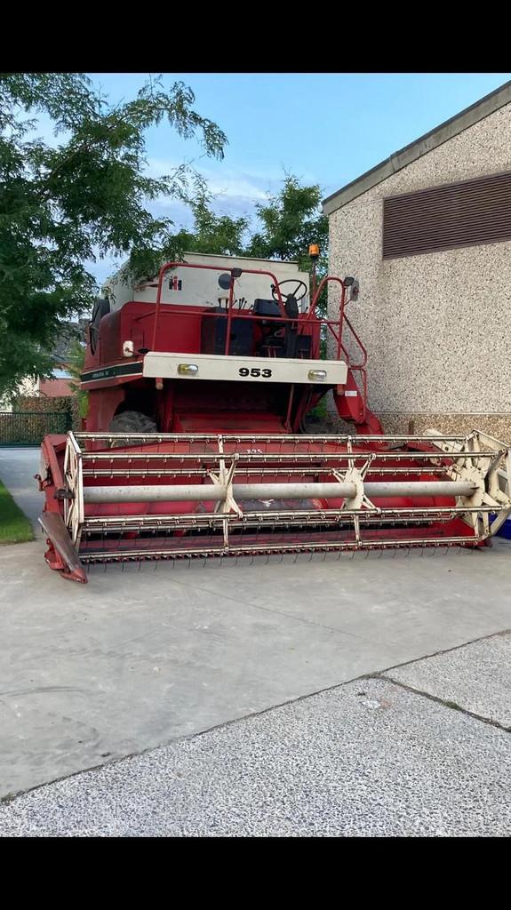 International 953 combine, Overige, Oogstmachine