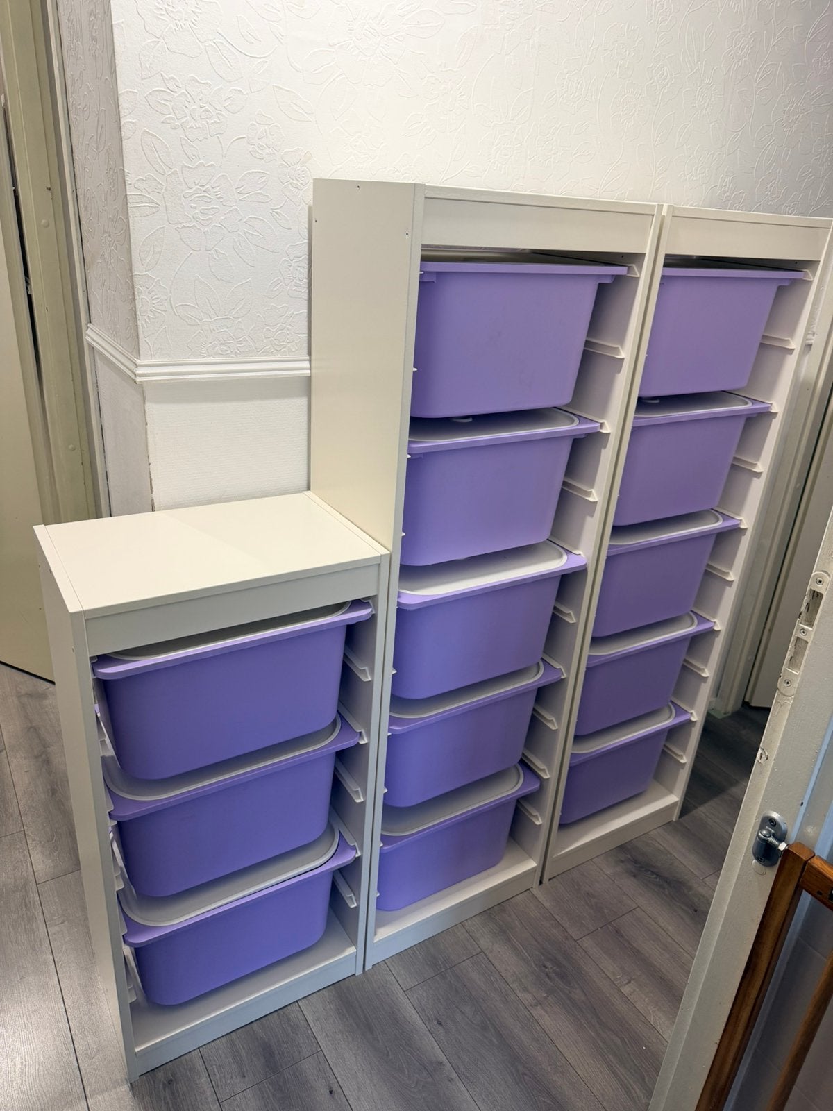 IKEA TROFAST opbergkast met bakken en deksels – wit/paars, Ophalen, 5 laden of meer, Zo goed als nieuw, Minder dan 100 cm