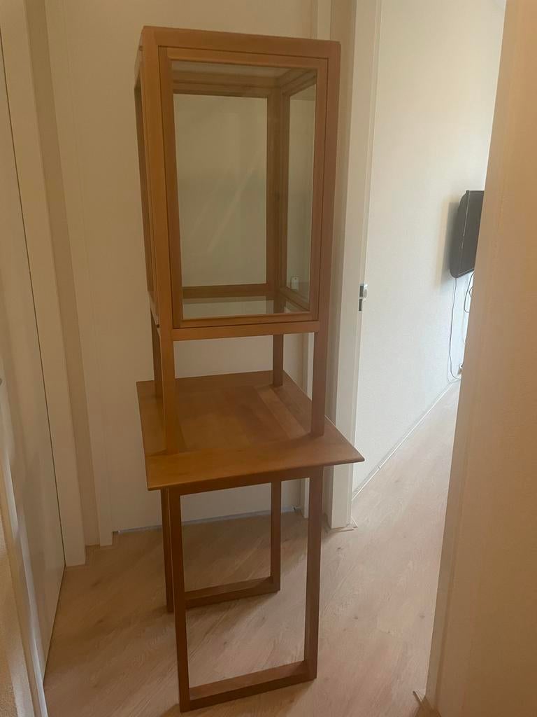 Design Vitrinekast van Kersenhout - In Goede Staat, Gebruikt, Kersenhout, 150 tot 200 cm, 25 tot 50 cm