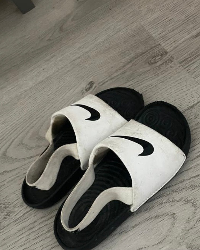 Nike slippers maat 27, Ophalen of Verzenden, Gebruikt, Jongen of Meisje, Schoenen