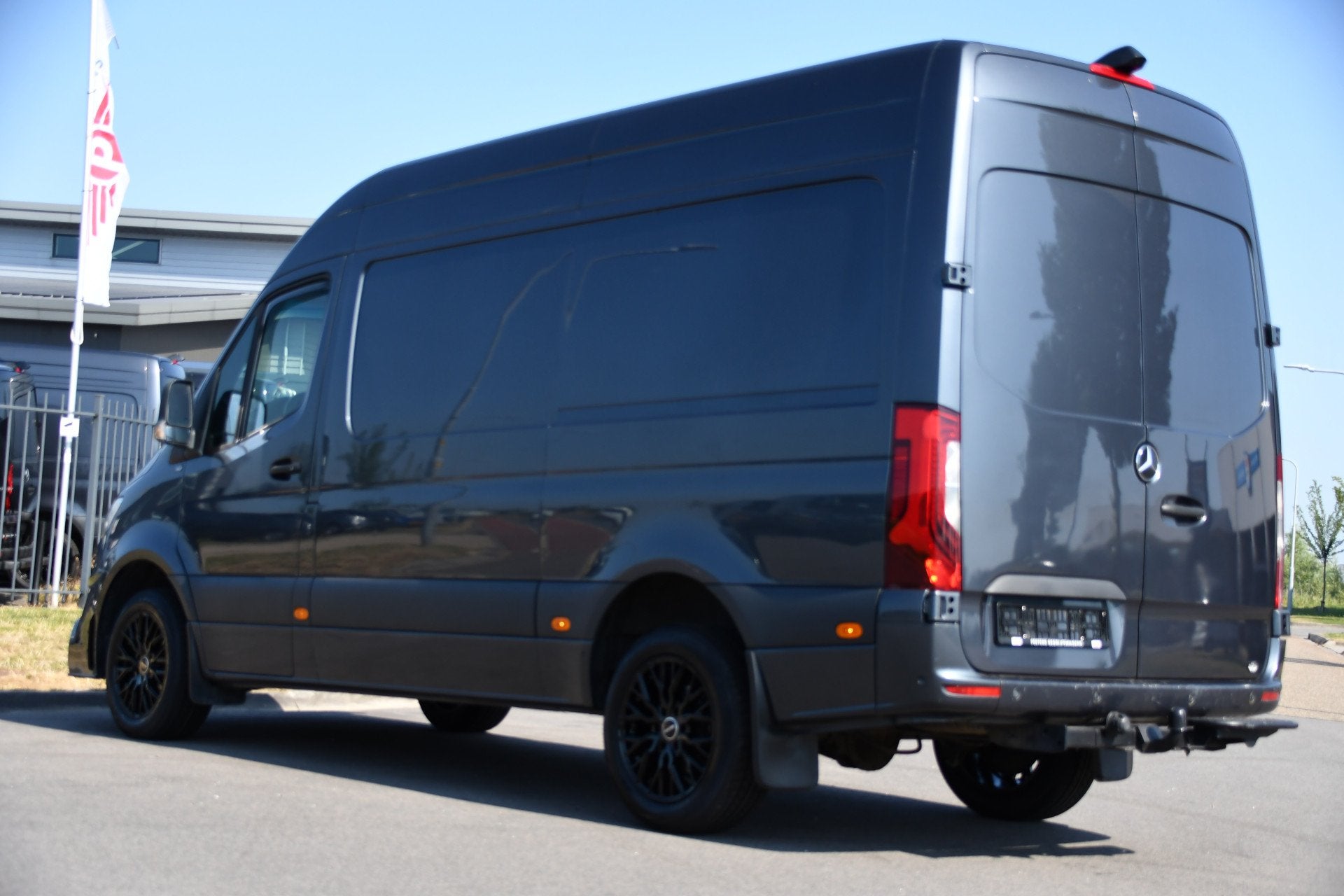 Mercedes-Benz Sprinter 319 3.0 CDI L2H2 AMG Edition Adaptiev, Automaat, Achterwielaandrijving, Gebruikt, 190 pk