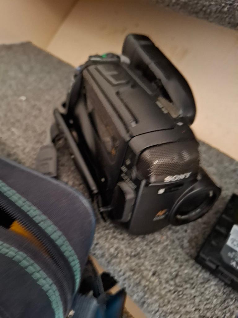 Sony Handycam CCD-TR333E Video Camera met accessoires, Ophalen of Verzenden, Sony, 20x of meer