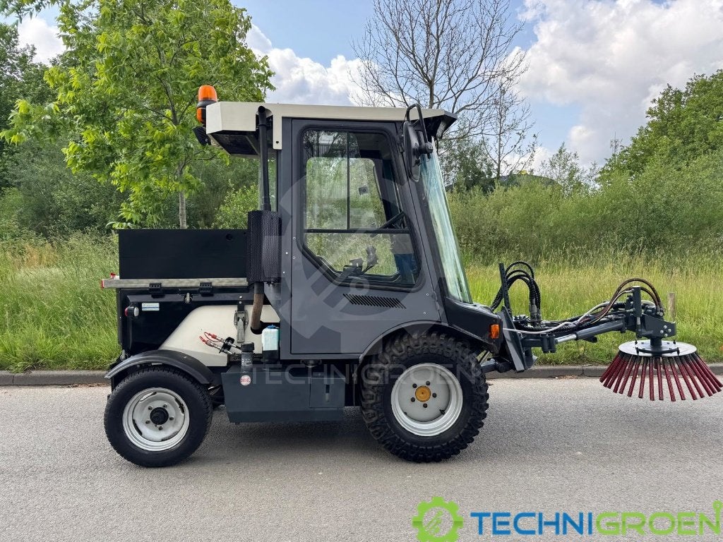 LM Trac 286 borstelmachine / werktuidrager 2017 borstel, Ophalen, Onkruidbestrijding