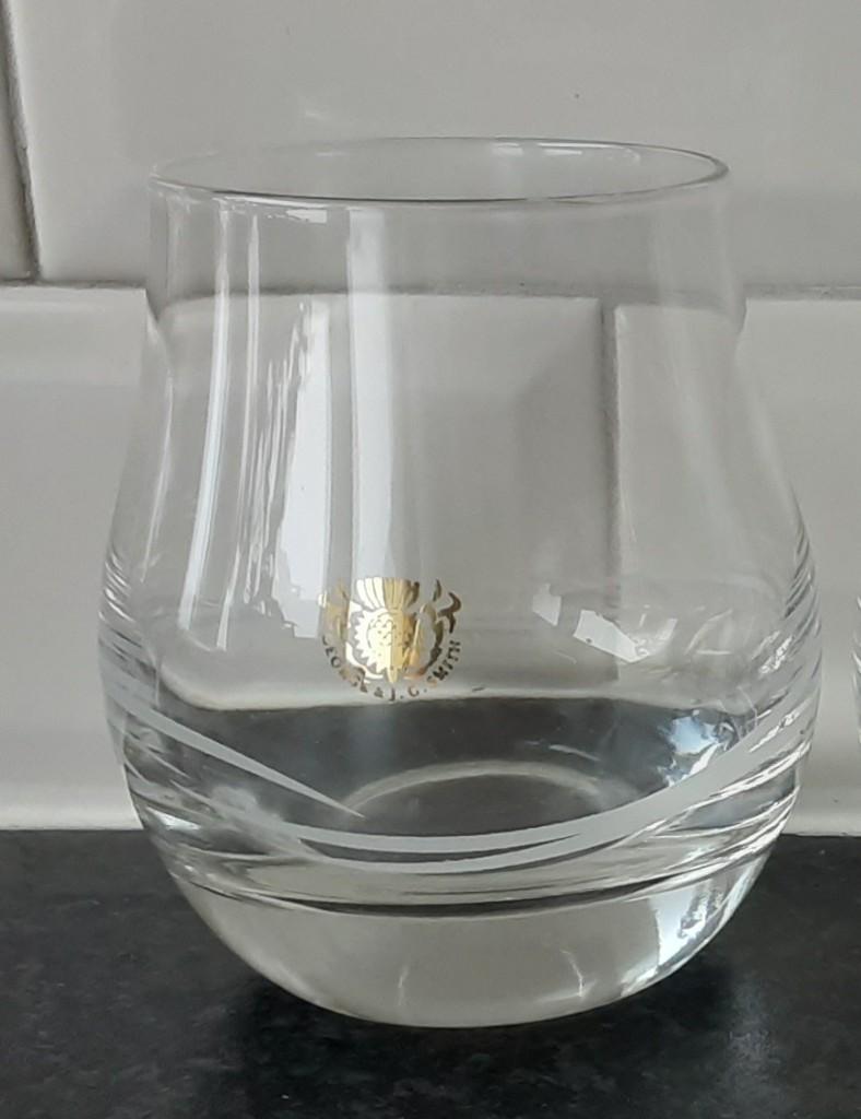 THE GLENLIVET glas, tulpvorm, met gouden logo, Verzamelen, Ophalen of Verzenden, Zo goed als nieuw, Borrel- of Shotglas