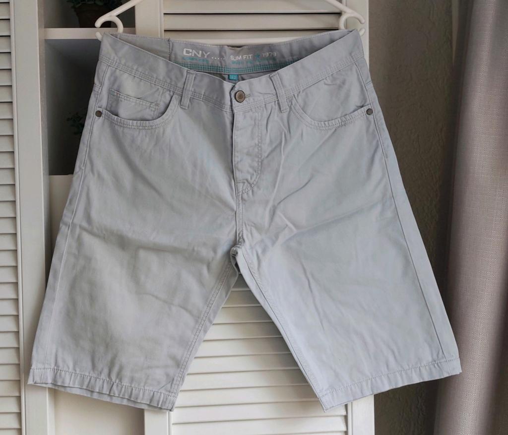Lichtgrijze bermuda ( Complices ), M, slim fit, knopen, Overige kleuren, Maat 48/50 (M), Ophalen of Verzenden, Zo goed als nieuw