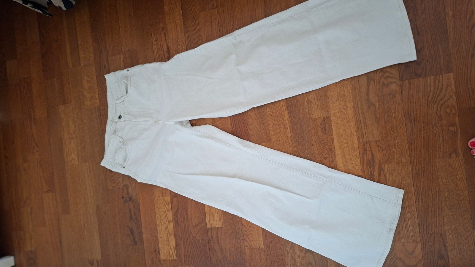 Redial roomkleurige jeans met wijde pijpen. Maat M, Maat 38/40 (M), Redial, Beige, Ophalen of Verzenden